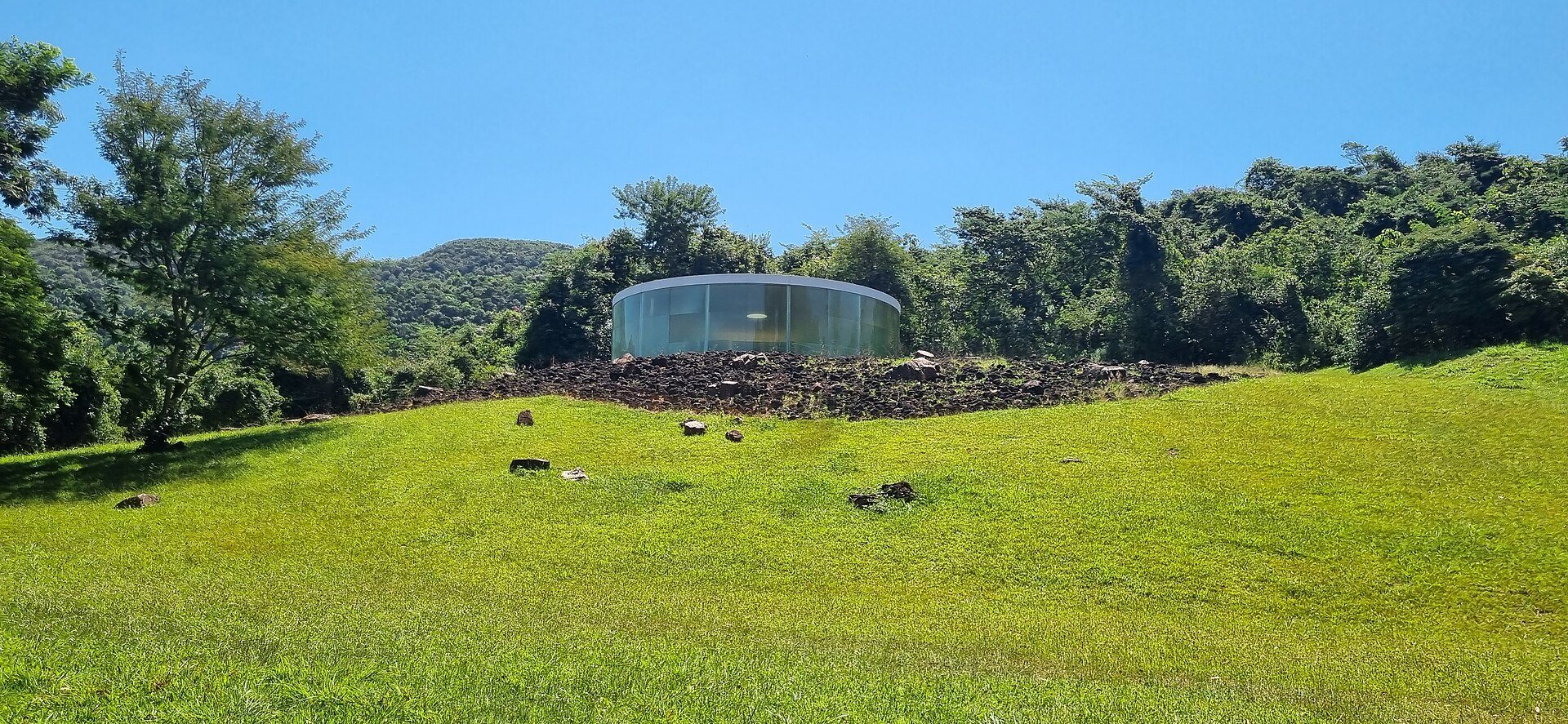 Doug Aitken, Sonic Pavilion (2009), Instituto Inhotim, Brazil